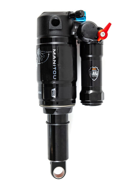 David Golay reviews the Manitou R8 fork and Mara shocks for Blister