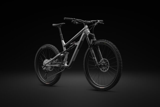 Zack Henderson reviews the Specialized Status 2