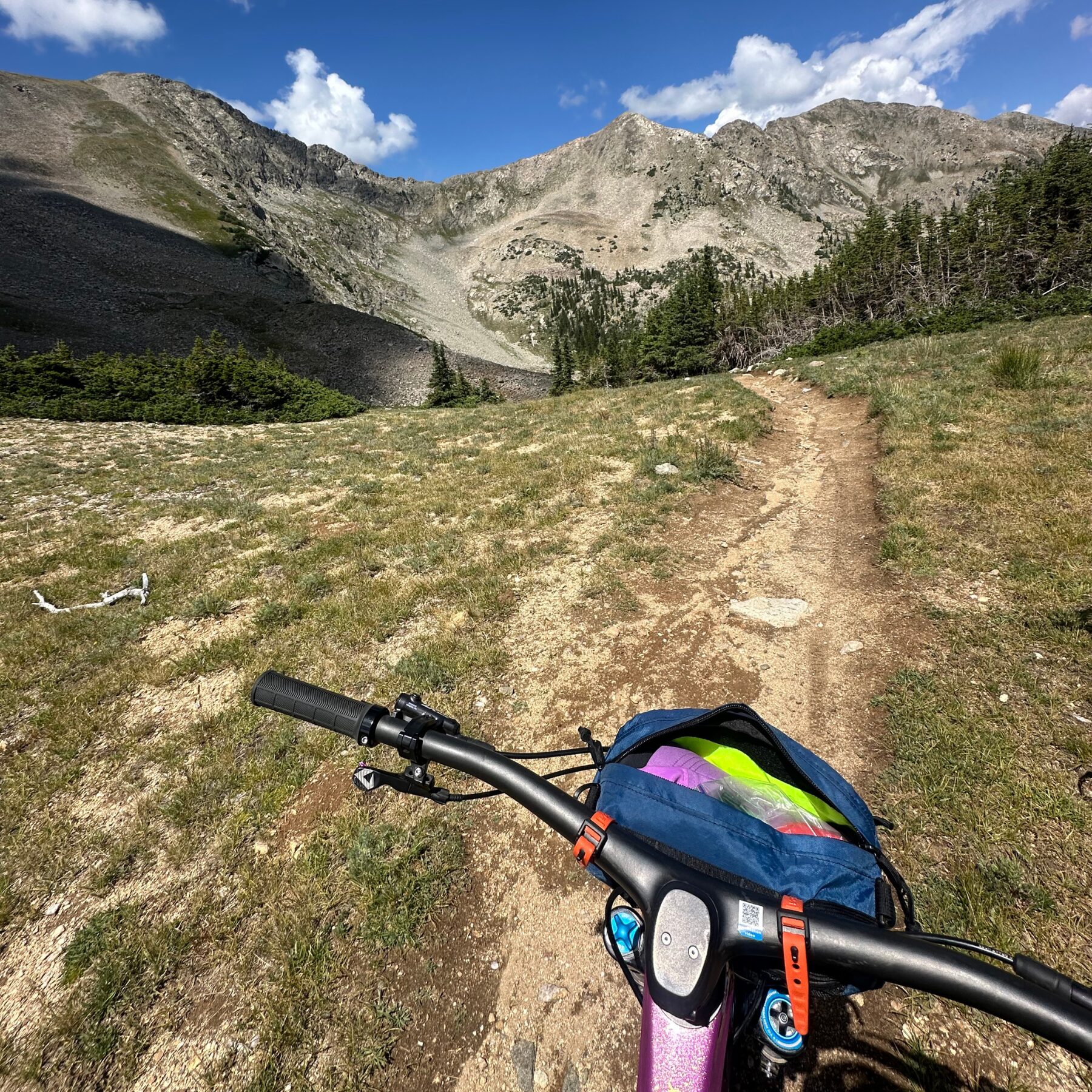 Kara Williard reviews the North St. Bags Handlebar Pack for BLISTER.