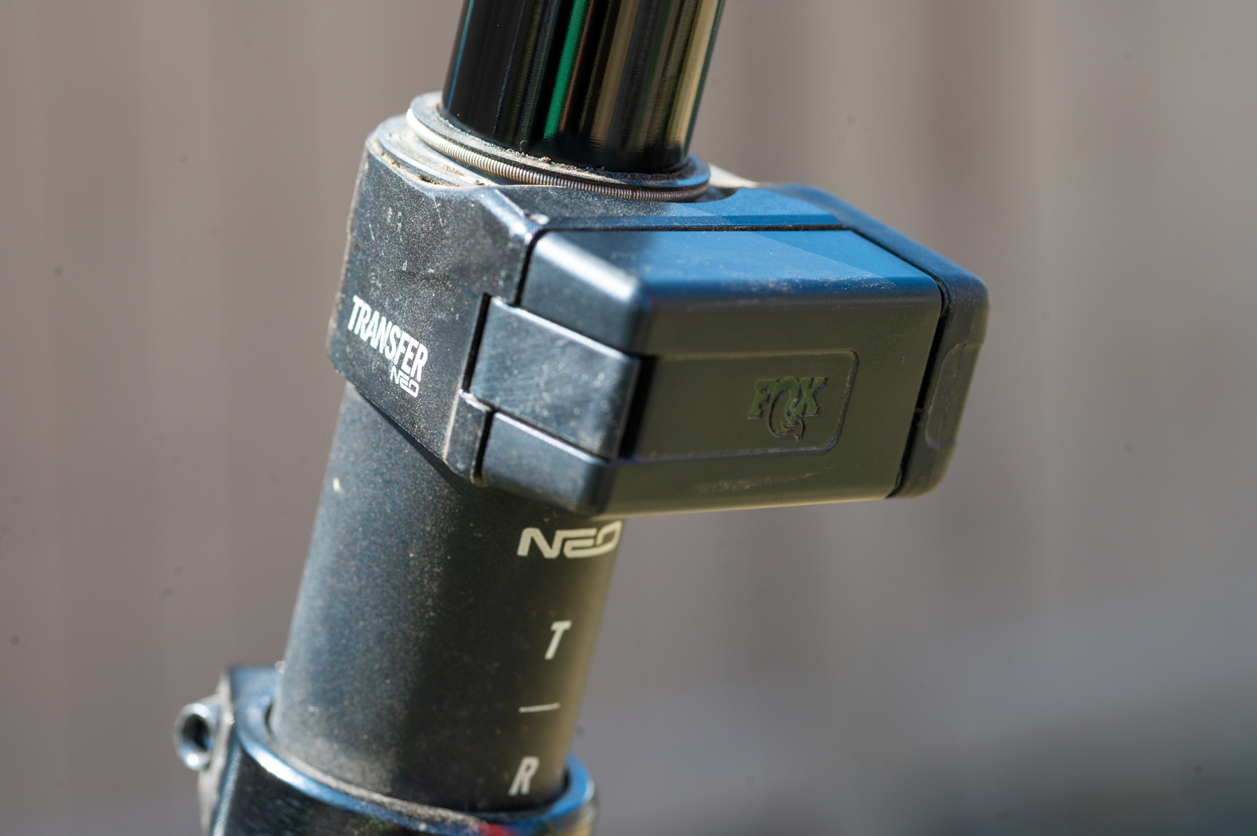 David Golay reviews the Fox Transfer Neo Dropper Post for Blister