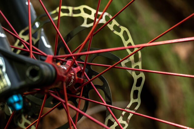 David Golay reviews the Industry Nine SOLiX M TR300/290 DUO wheels for Blister