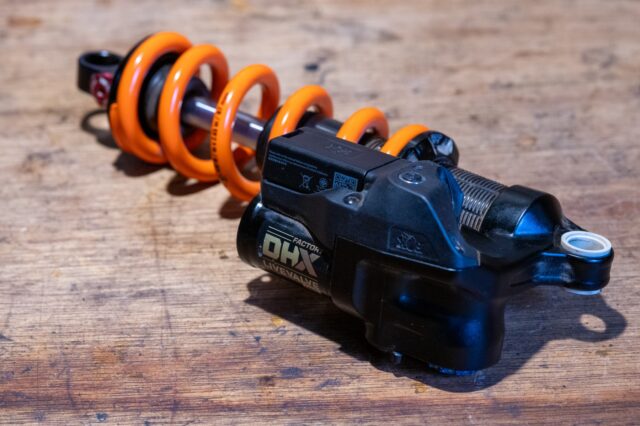 Blister reviews the Fox Live Valve Neo electronic shocks