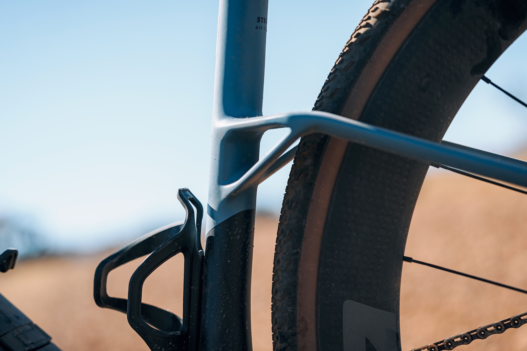 Blister reviews the Mondraker Arid Carbon