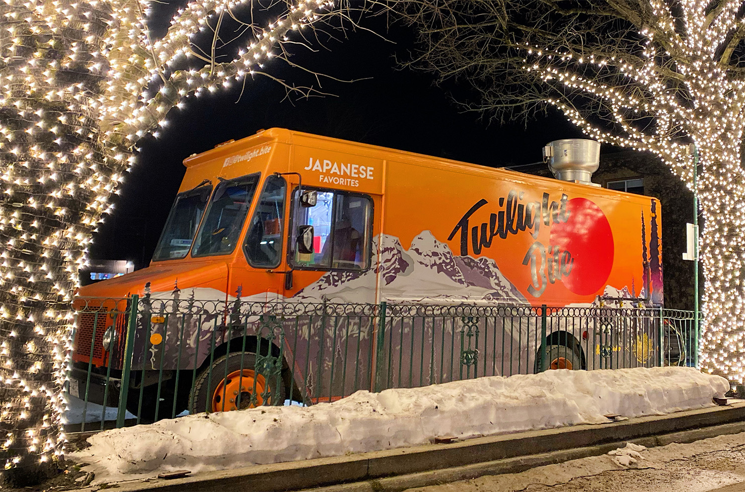 Yu Sasaki's food truck, Twilight Bite