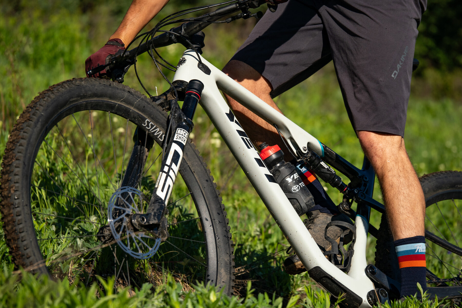 Dylan Wood and Simon Stewart review the Yeti ASR for Blister