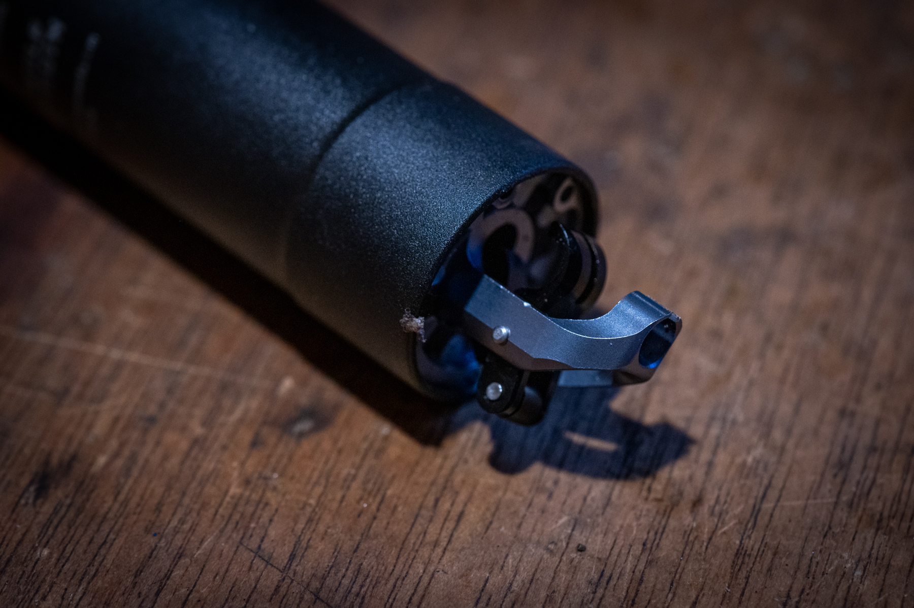 David Golay reviews the Wolf Tooth Resolve rev2 dropper post for Blister