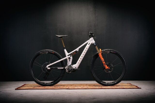 Blister reviews the Commencal T.E.M.P.O. Power