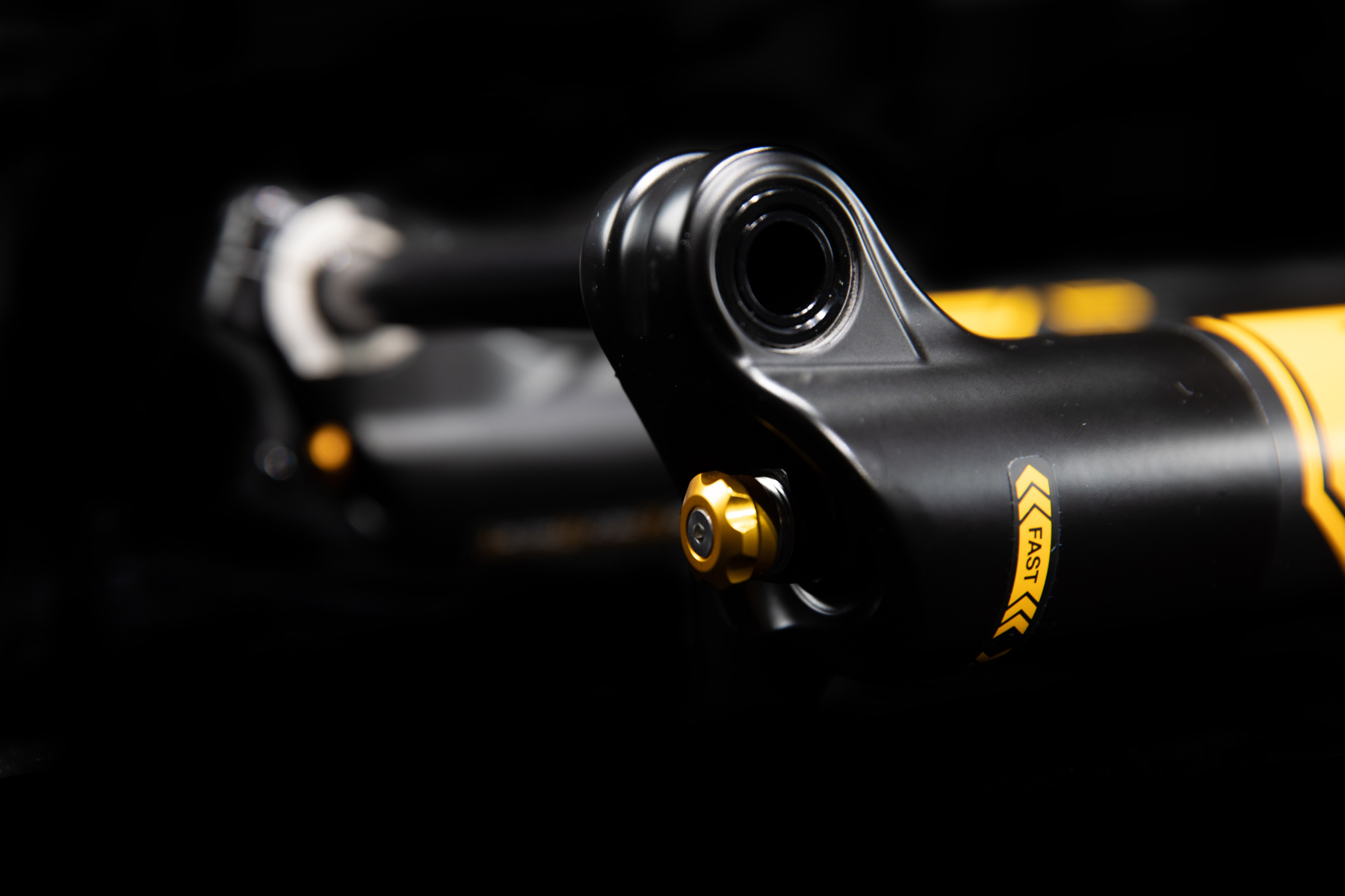 David Golay reviews the Öhlins RXF36 m.3 for Blister