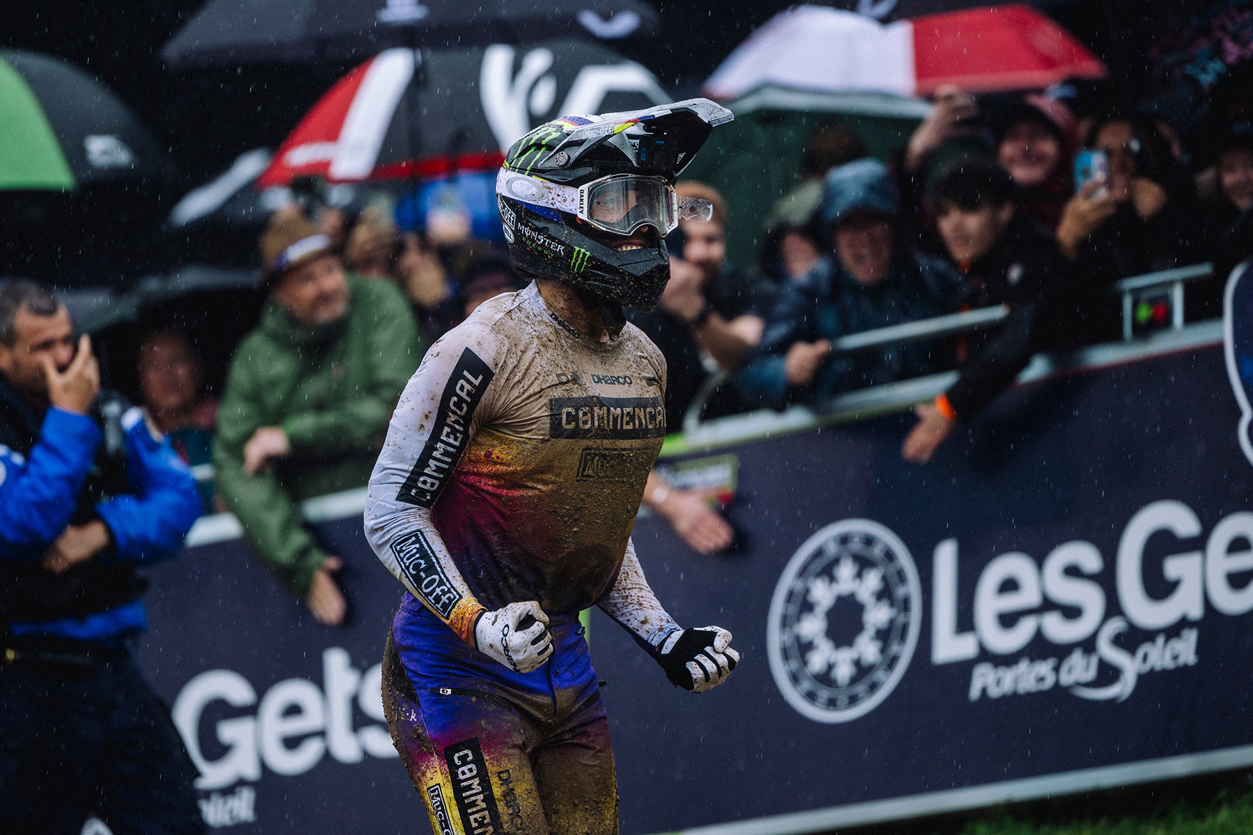 Amaury Pierron wins UCI DH World Cup in Les Gets (photo: Karolina Krasinska / Red Bull Content Pool)