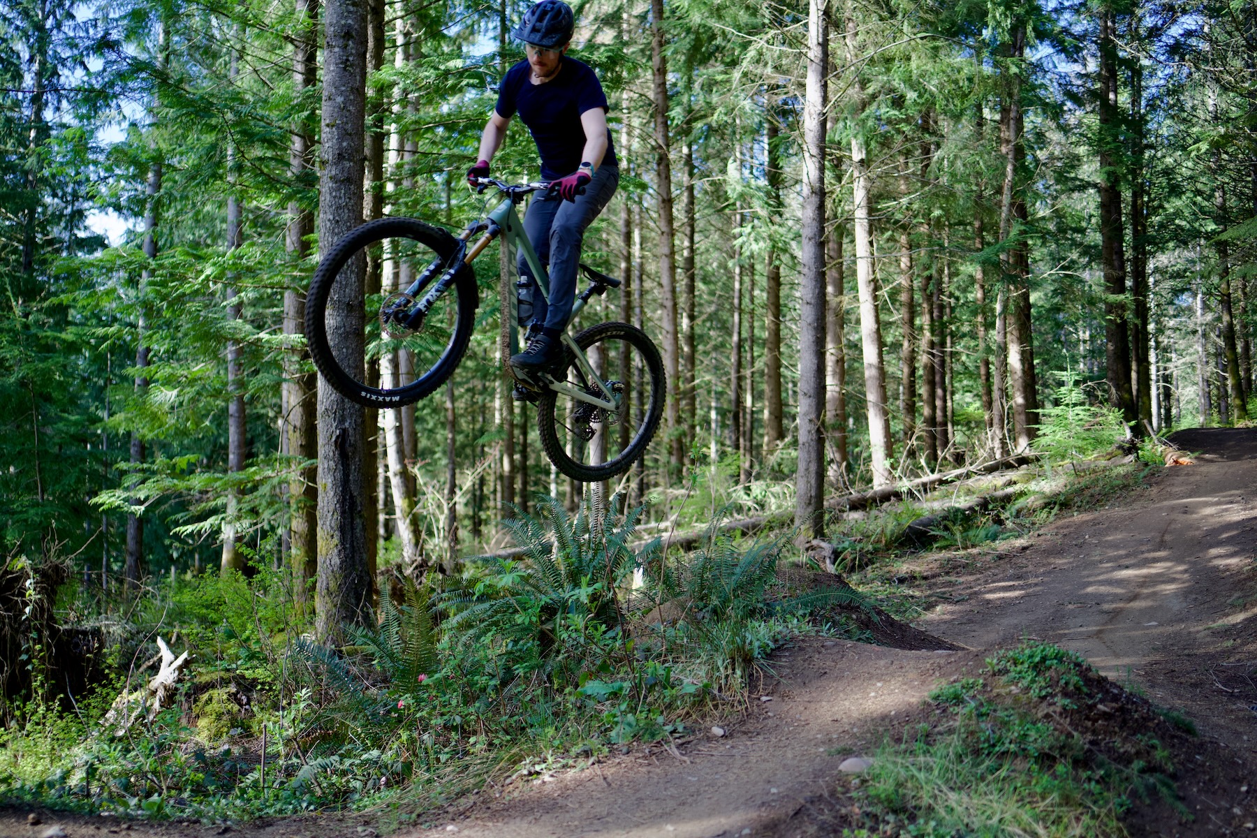 Zack Henderson reviews the Pivot Trailcat LT