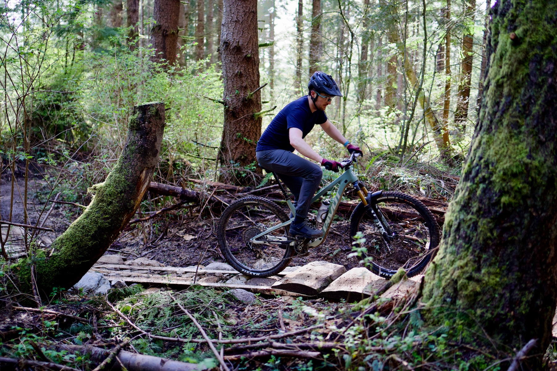 Zack Henderson reviews the Pivot Trailcat LT