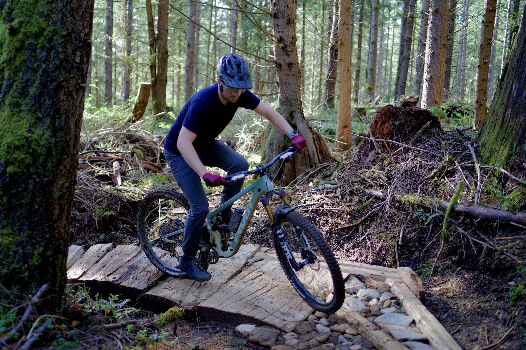 Zack Henderson reviews the Pivot Trailcat LT