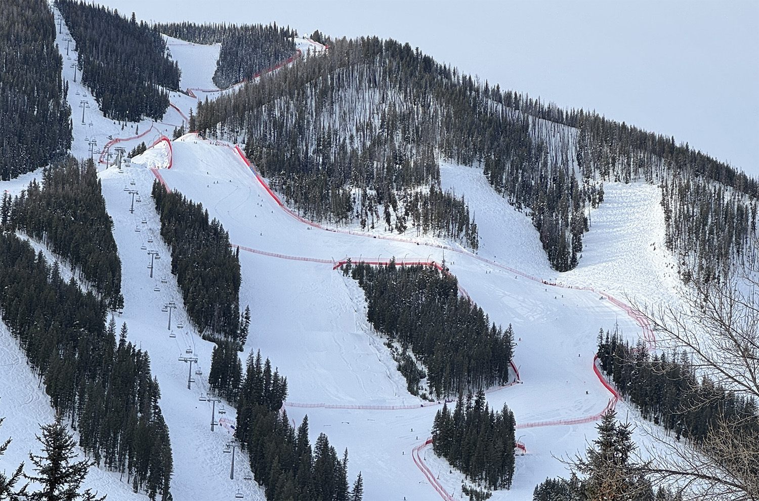 On the Blister Podcast, Jonathan talks to US ski racer, River Radamus, about his upcoming GS race; this World Cup season; & more. Then, he talks to former World Cup ski racer, Will Brandenburg about the Herculean effort it was to build — and prep — the steepest DH and Super G race courses in the world.