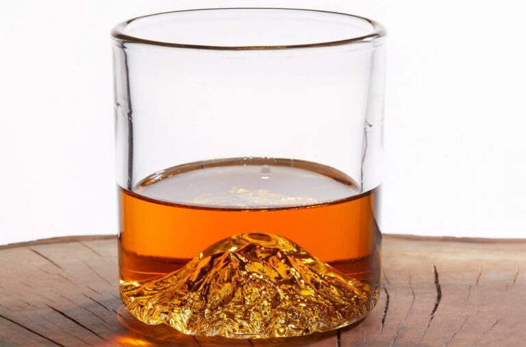 North Drinkware's Mt Rainier Tumbler