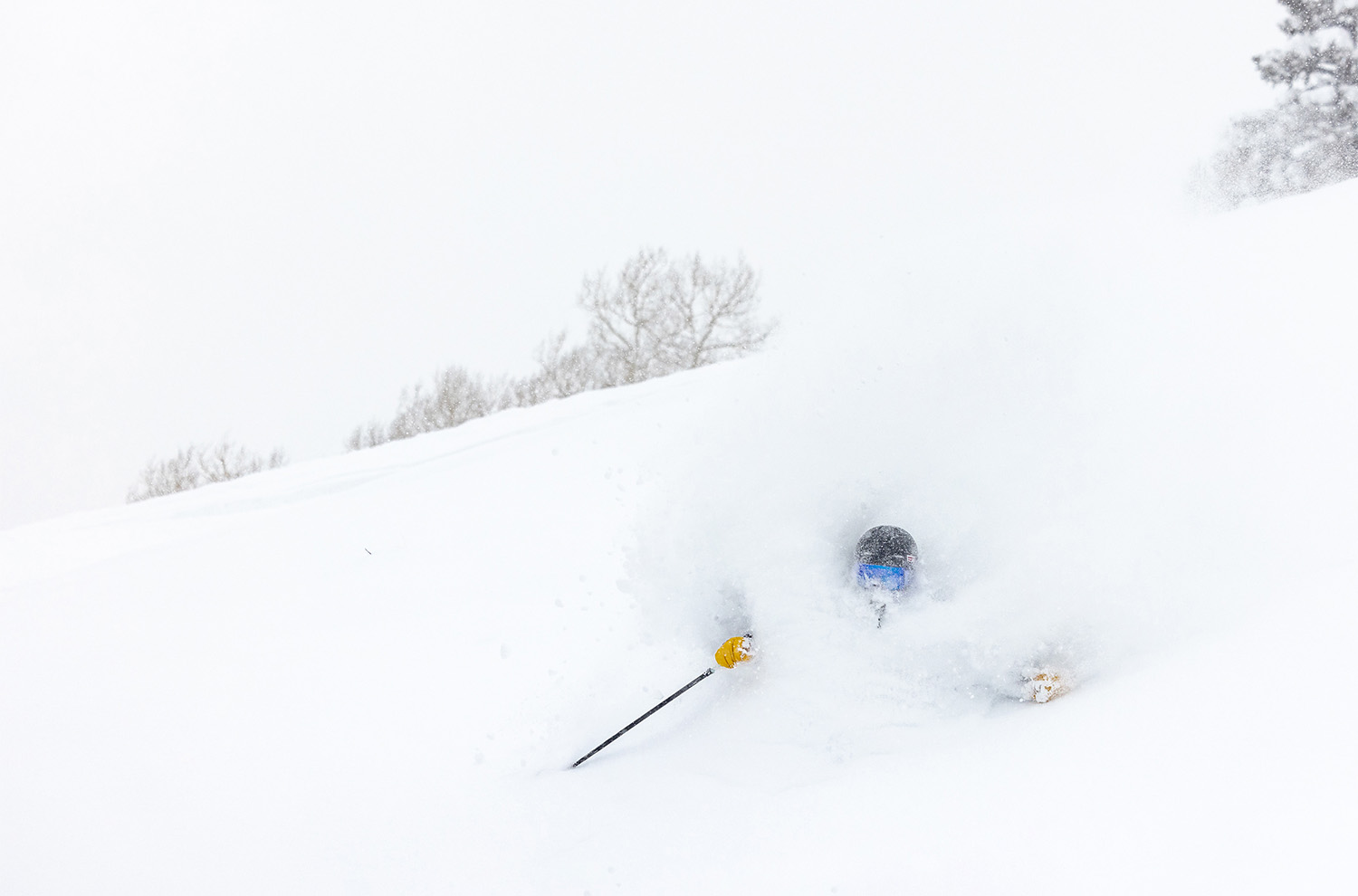 If you think all goggles are the same, well, think again. At our Blister Summit 2025, Jonathan Ellsworth spoke with Steven Kennedy (Giro), Ted Ligety (Shred Optics), Stefan Stahl (Glade Optics), and Gabriel Lobbi (Provuu) about some different approaches — and solutions — to the problem of seeing well on snow. Check it out on GEAR:30