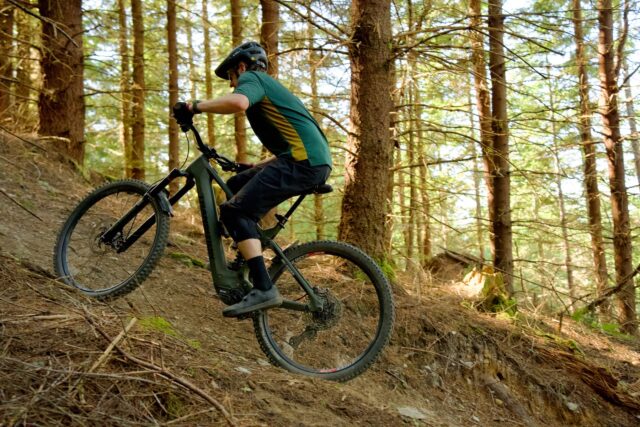 Zack Henderson reviews the RockShox Reverb AXS B1 for BLISTER