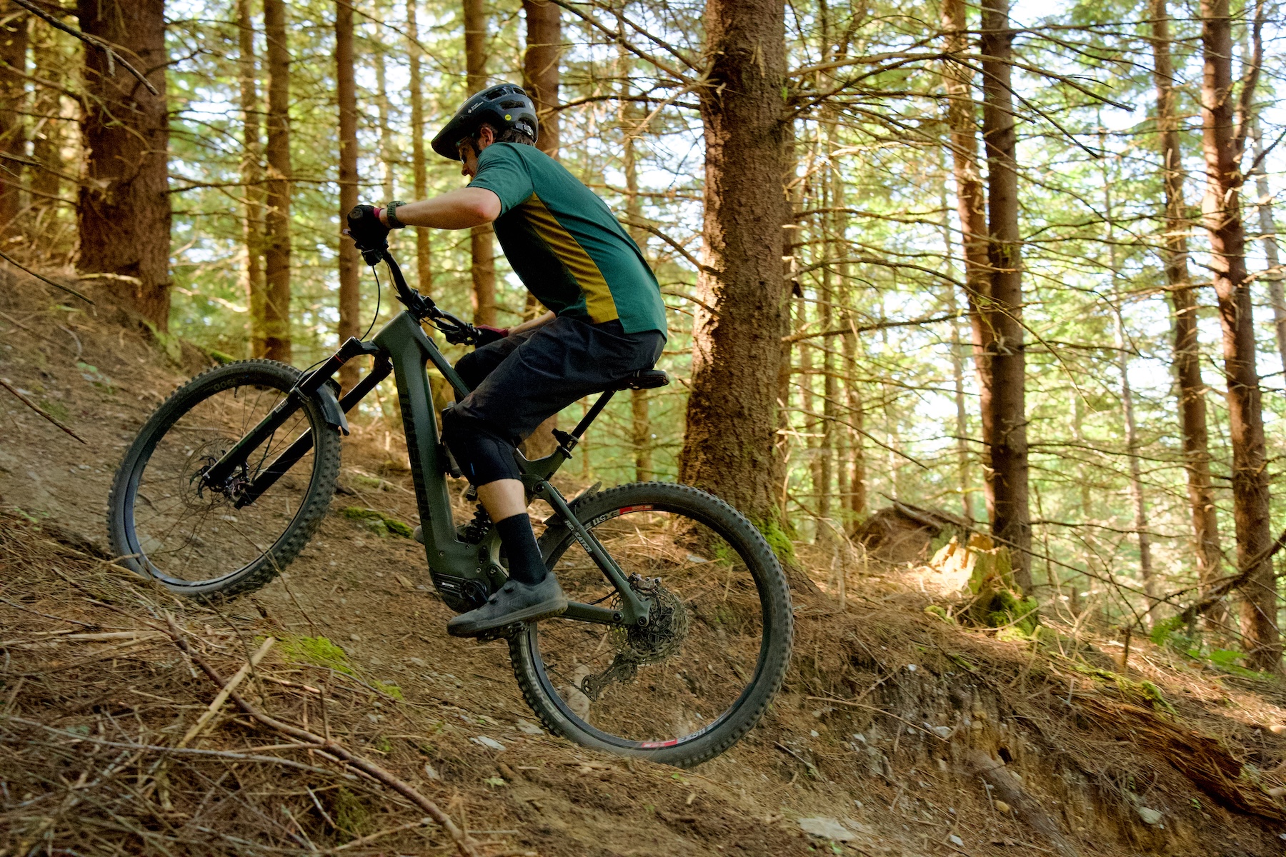 Zack Henderson reviews the RockShox Reverb AXS B1 for BLISTER