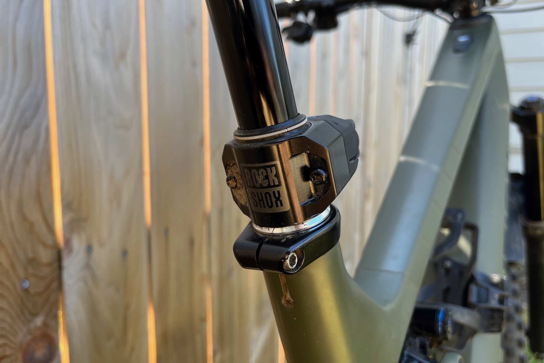 Zack Henderson reviews the RockShox Reverb AXS B1 for BLISTER