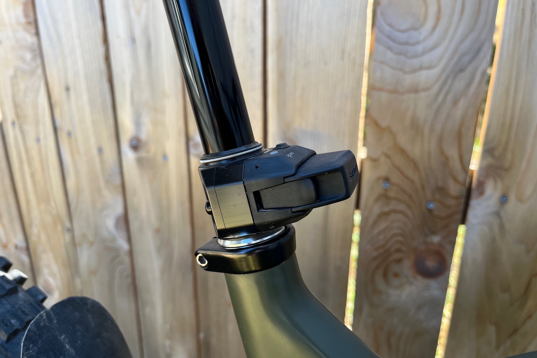 Zack Henderson reviews the RockShox Reverb AXS B1 for BLISTER