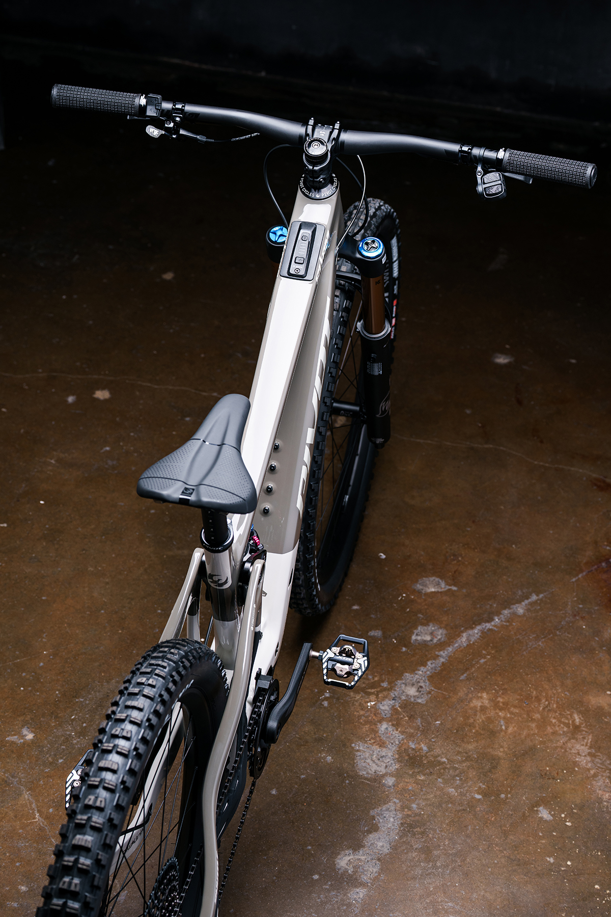 Pivot Shuttle SL/AM