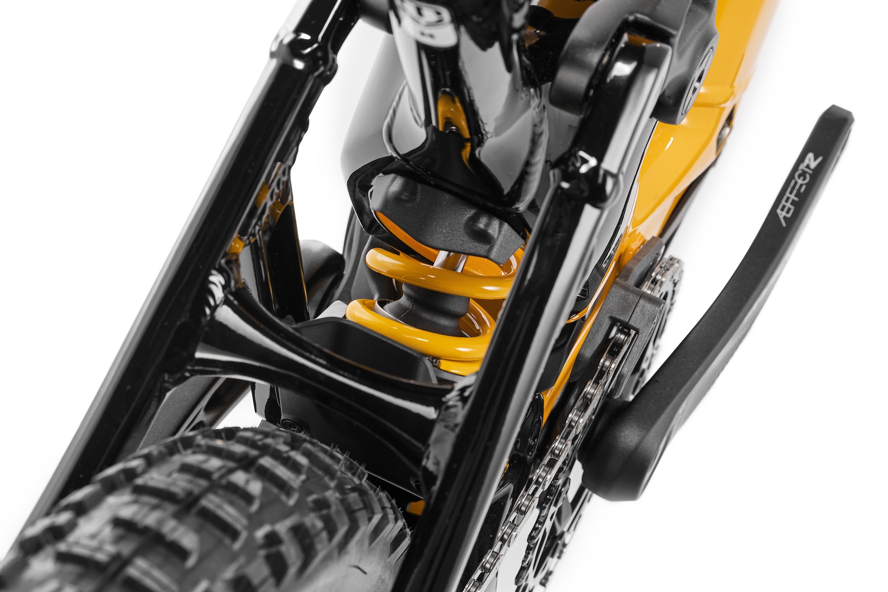BLISTER reviews the Mondraker Level