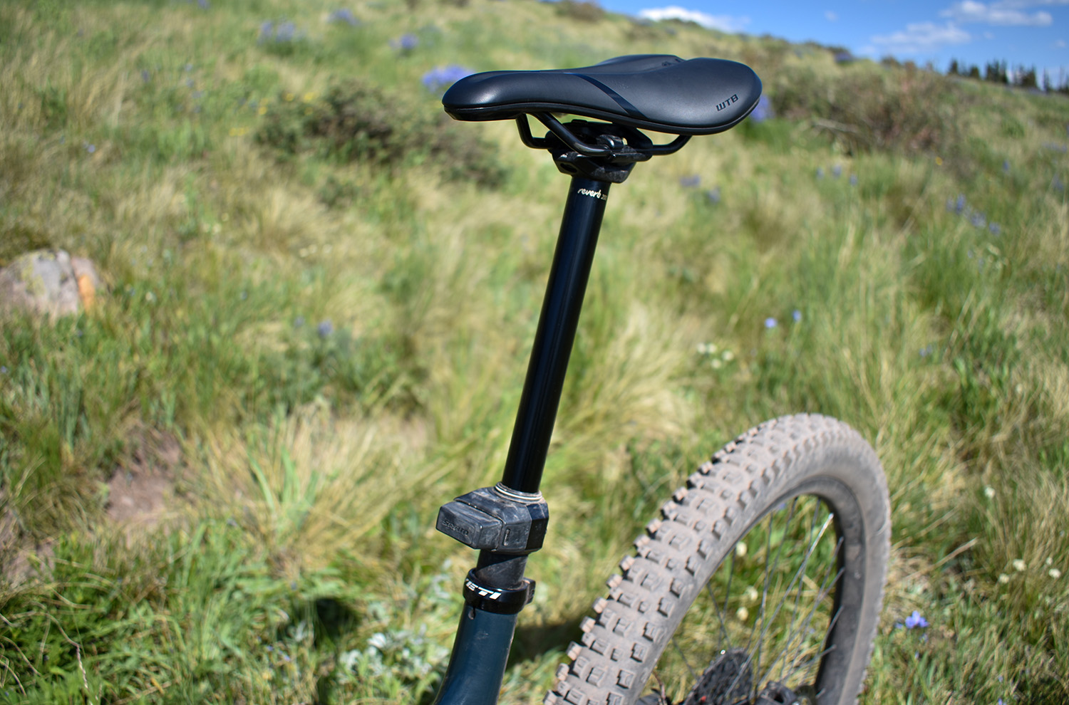 Yeti MTe — SRAM Reverb AXS B1 Dropper