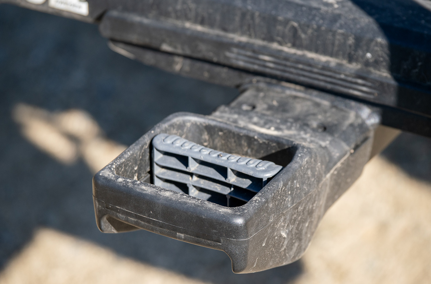 Thule T2 Pro XTR — "HitchSwitch" Lever