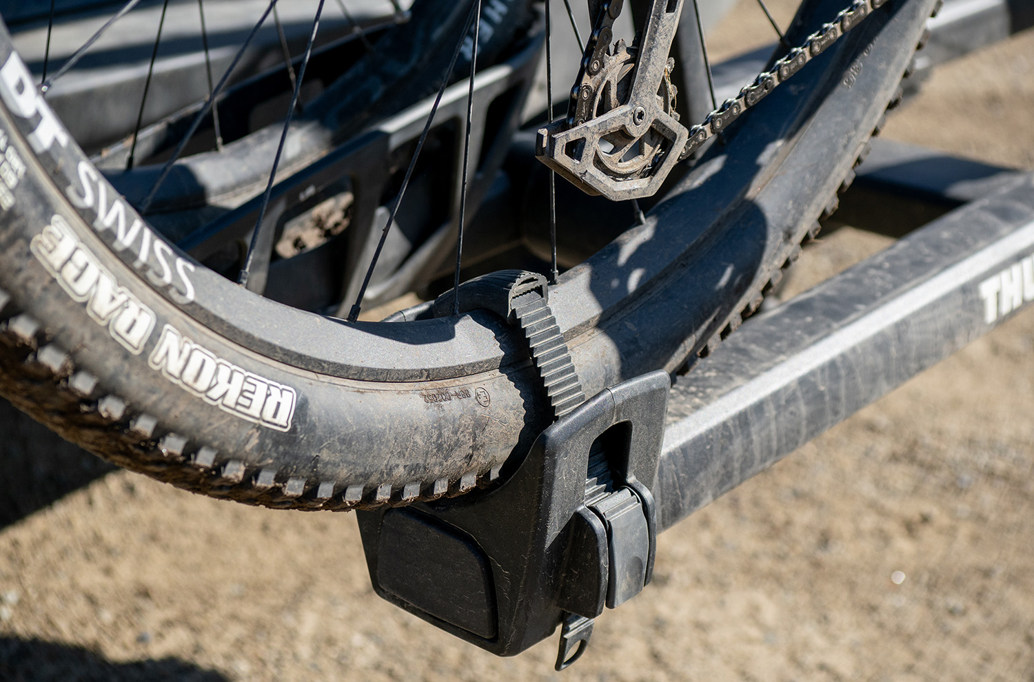 Thule T2 Pro XTR — Rear Wheel Attachment