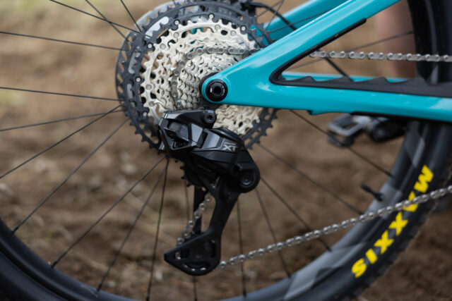 David Golay reviews the Shimano XT M8200 Drivetrain for Blister