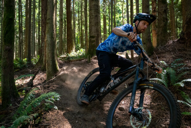 David Golay reviews the Shimano XT M8200 Di2 group for Blister