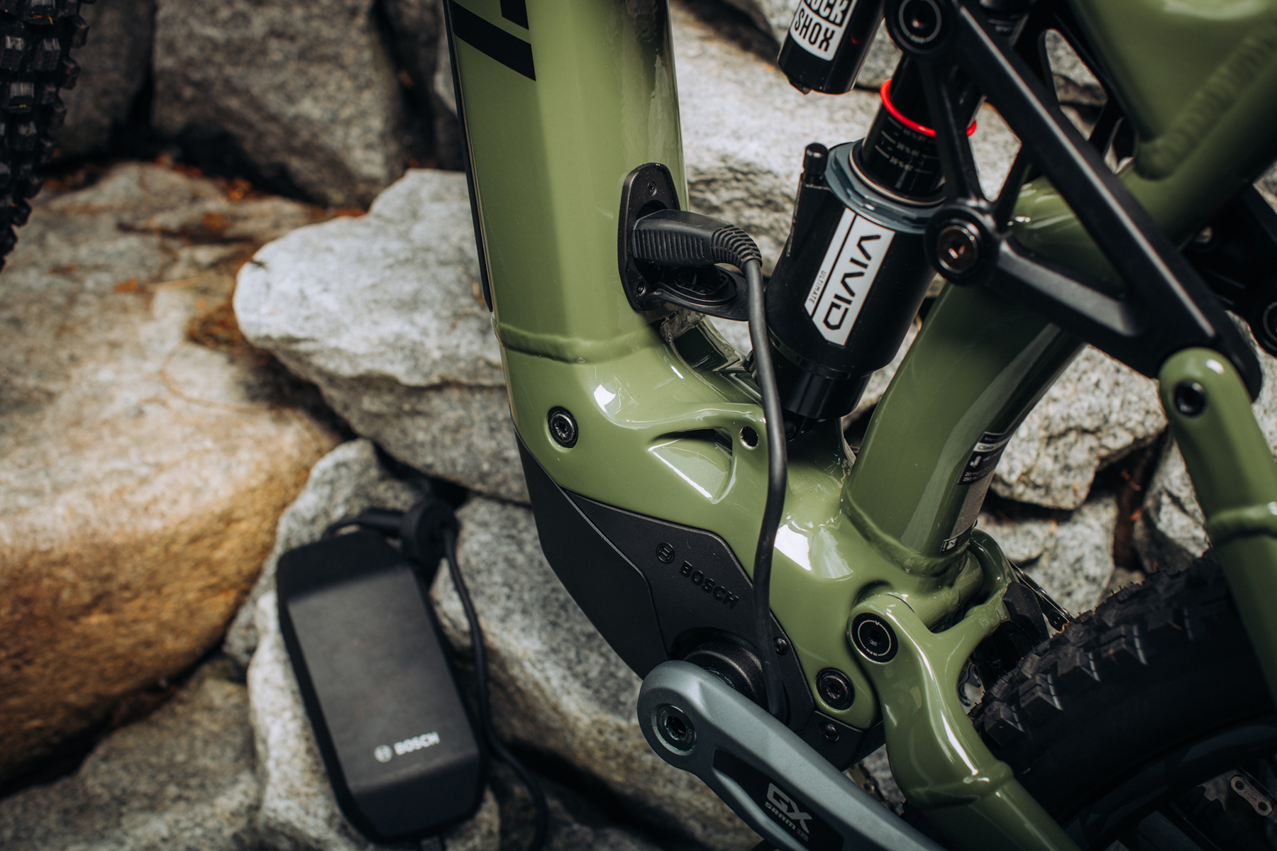 Zack Henderson reviews the Devinci E-Spartan Lite for Blister