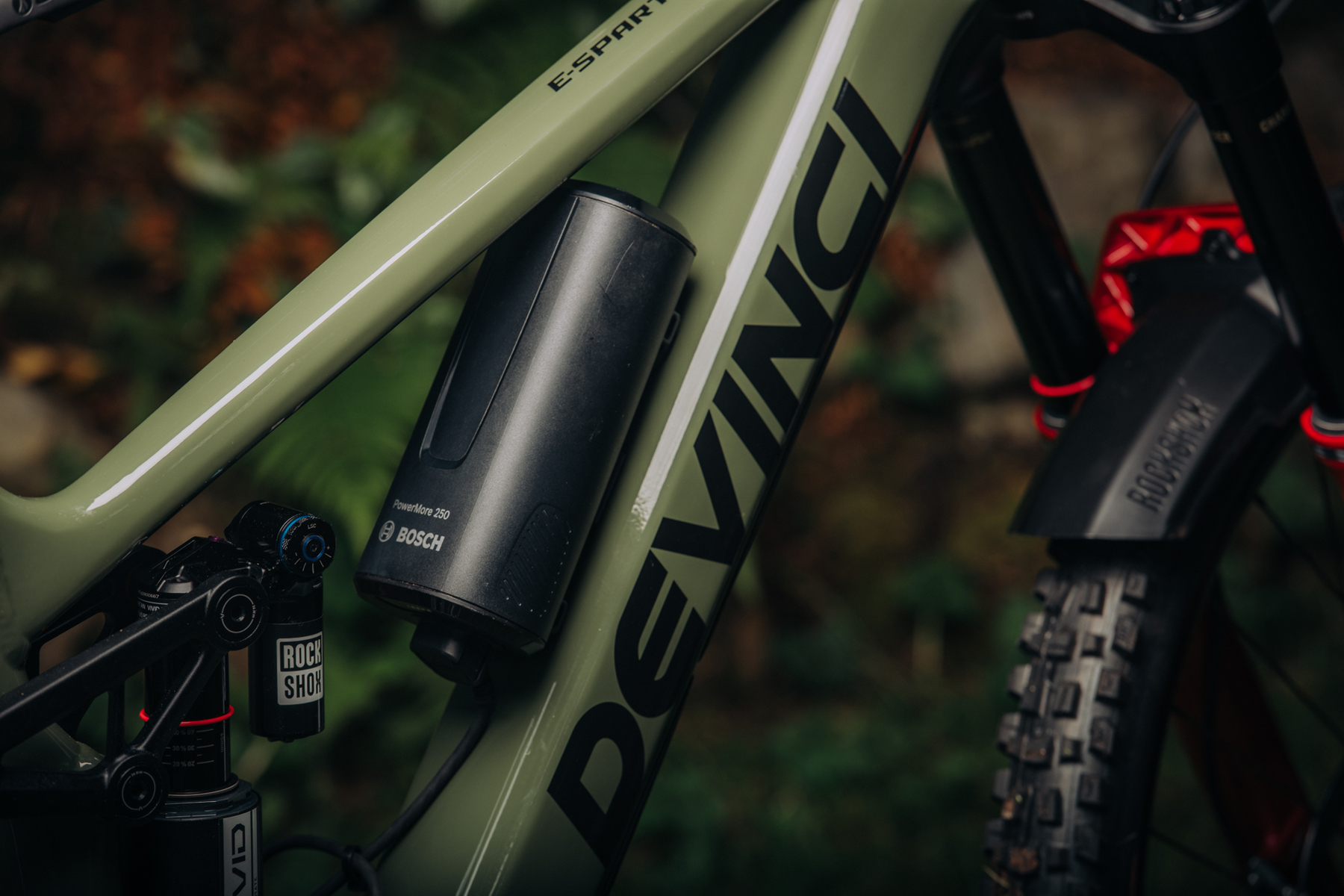 Zack Henderson reviews the Devinci E-Spartan Lite for Blister