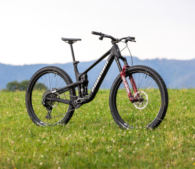 David Golay reviews the Propain Hugene 3 CF for Blister