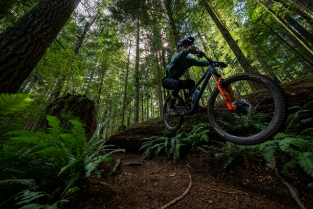 David Golay reviews the Industry Nine Hydra2 Trail Carbon Wheels for Blister