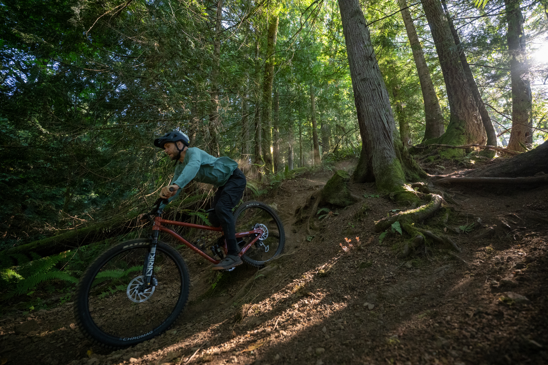 David Golay and Xan Marshland review the Chromag Reazon for Blister