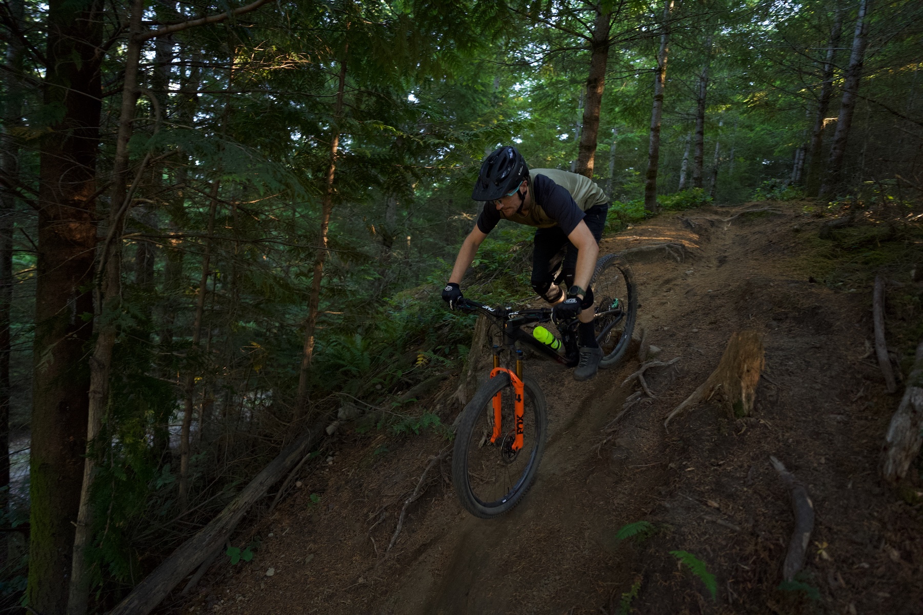 Zack Henderson reviews the OneUp V2 Carbon handlebar for BLISTER Review