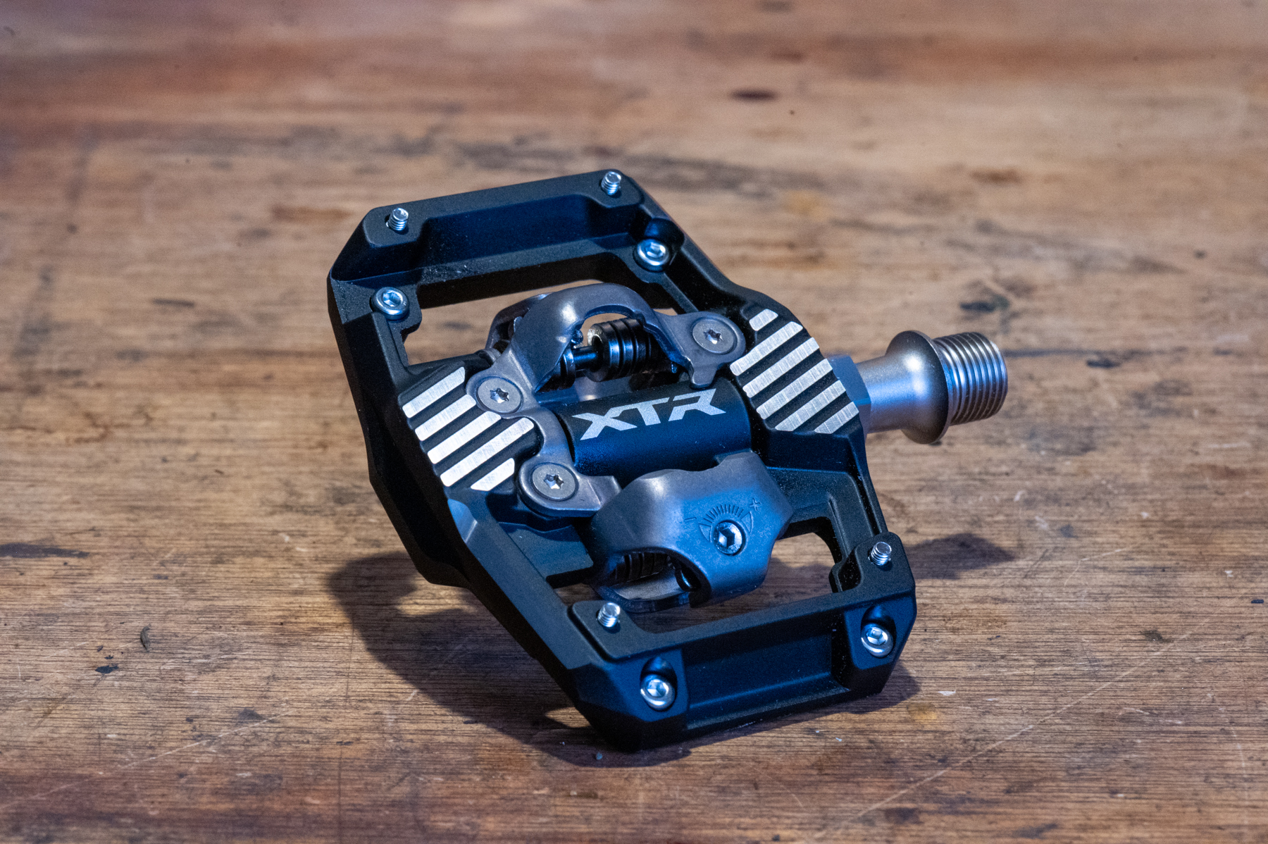 David Golay reviews the Shimano XTR M9220 Trail Pedals for Blister