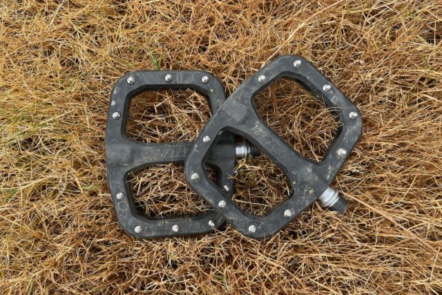 Zack Henderson reviews the Tectonic Alibi pedals for Blister Review