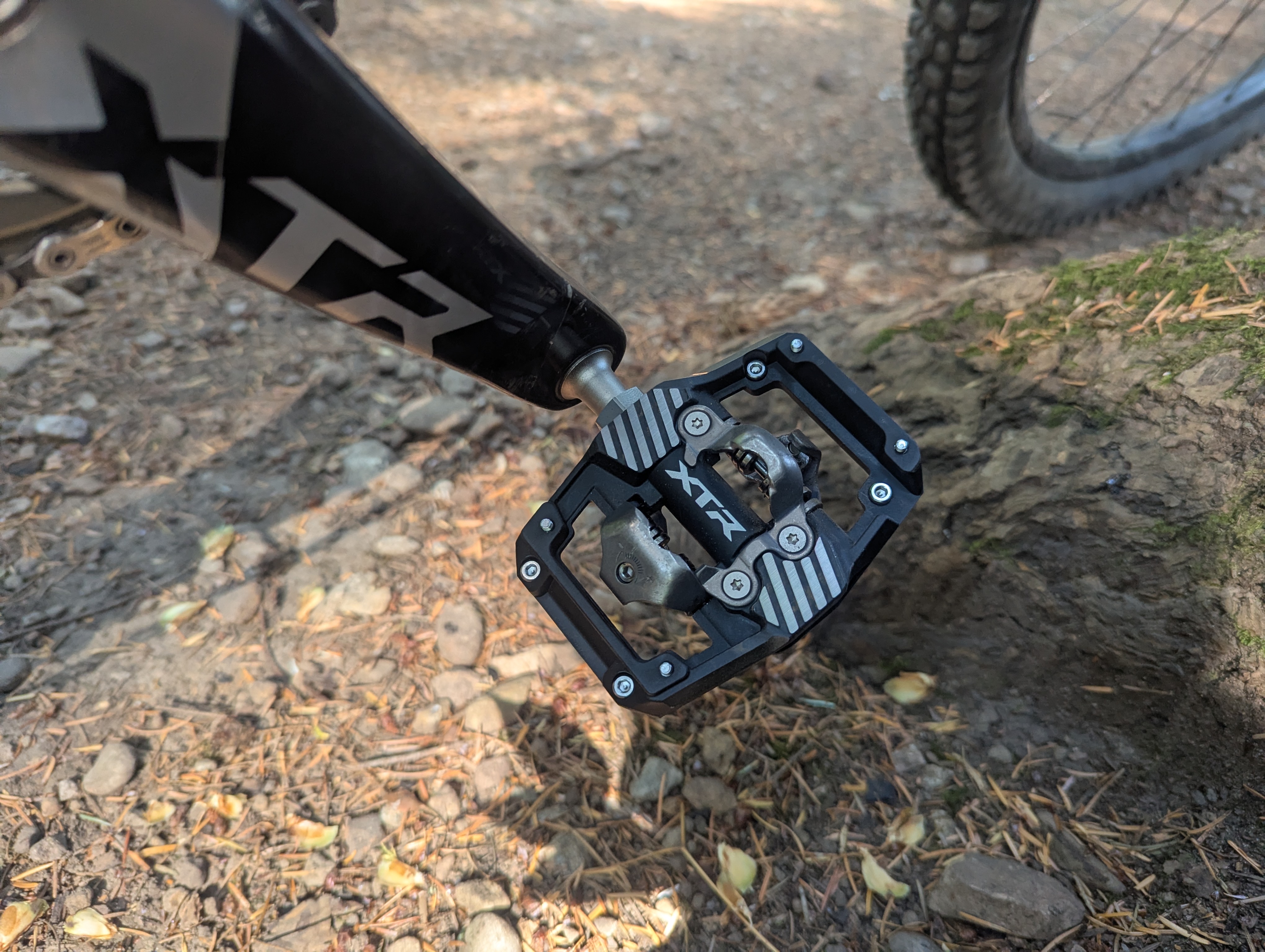 David Golay reviews the Shimano XTR M9220 Trail Pedals for Blister