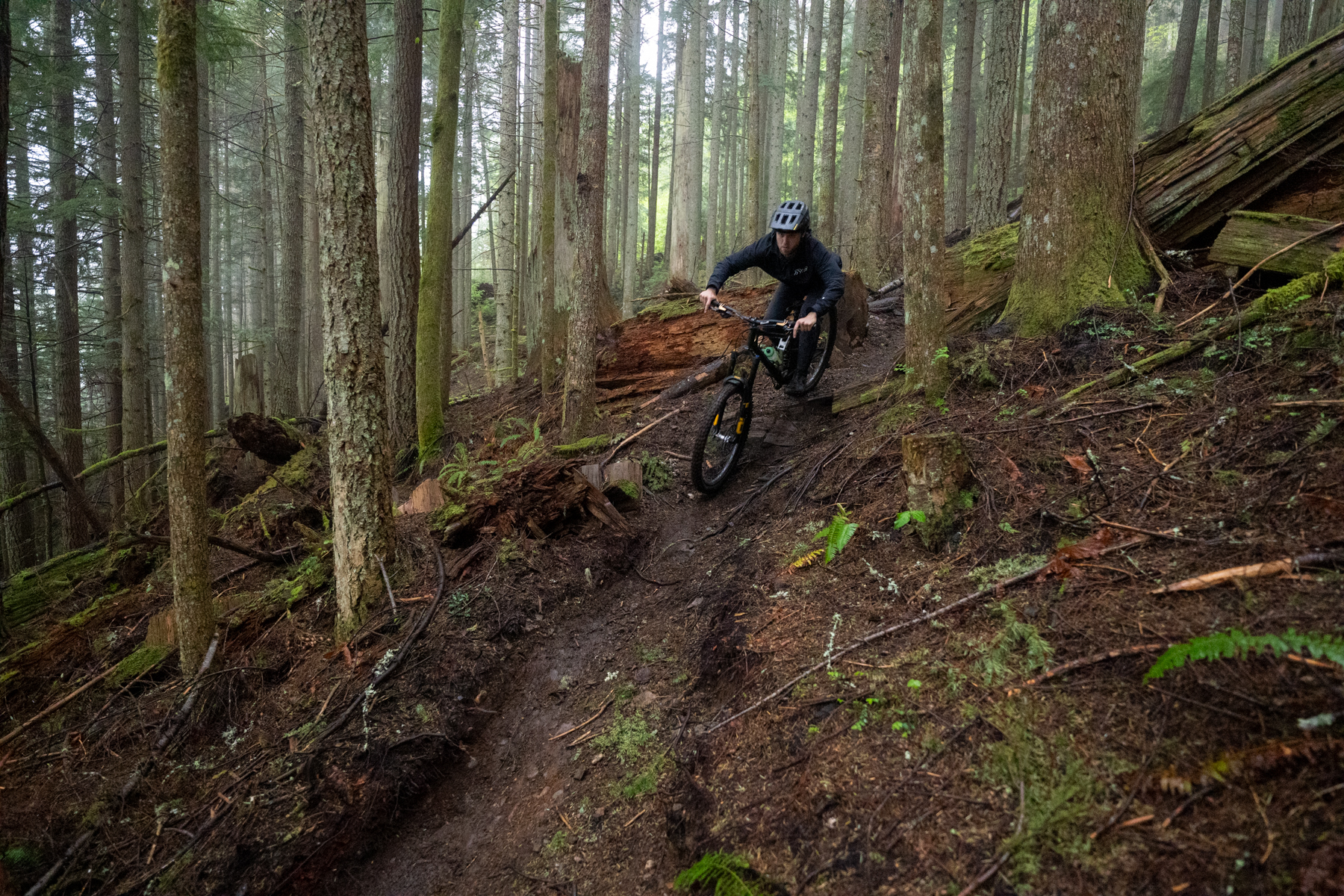 Zack Henderson and David Golay review the SRAM Eagle 90 Transmission group for Blister