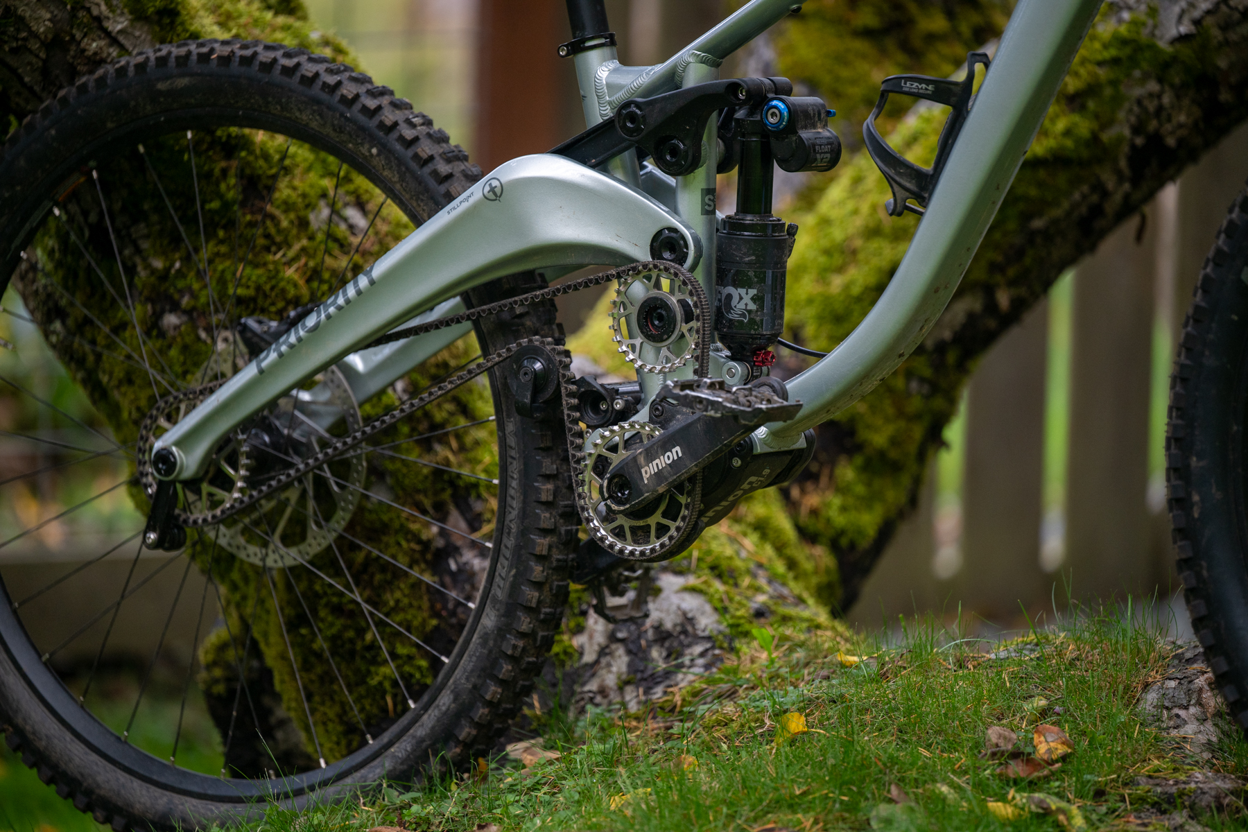 David Golay reviews the Priority Vanth for Blister