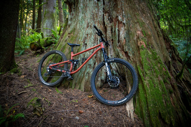 David Golay and Xan Marshland review the Chromag Reazon for Blister