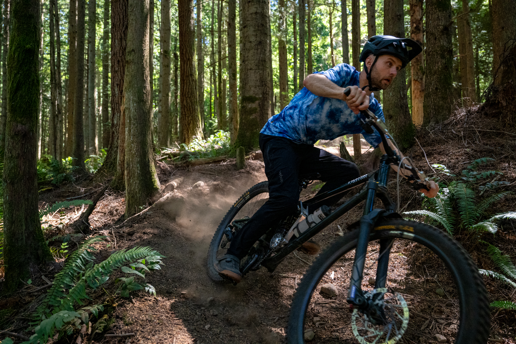 David Golay reviews the Shimano XT M8200 Di2 Drivetrain for Blister