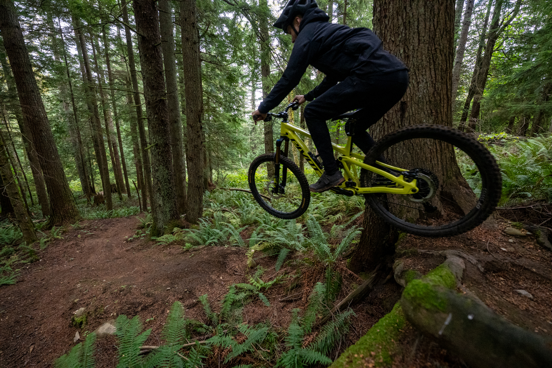 David Golay reviews the Shimano XT M8200 Di2 Drivetrain for Blister