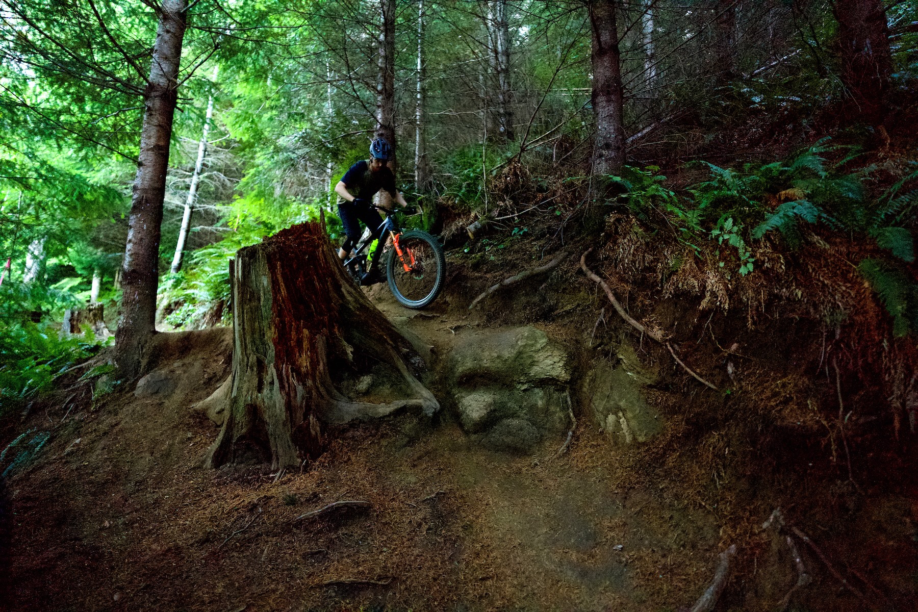 Zack Henderson reviews the FSA KFX i28 wheels for BLISTER