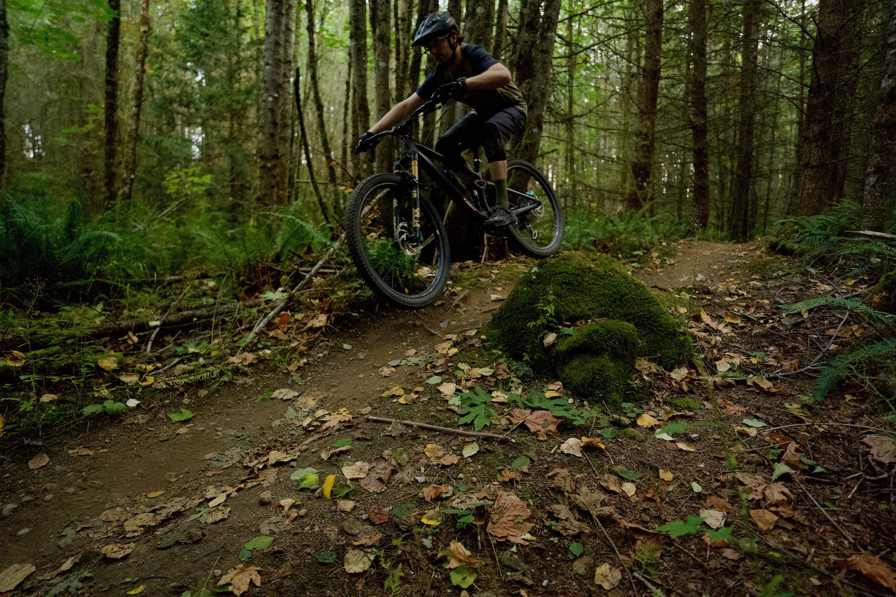 Zack Henderson reviews the FSA KFX i28 wheels for BLISTER