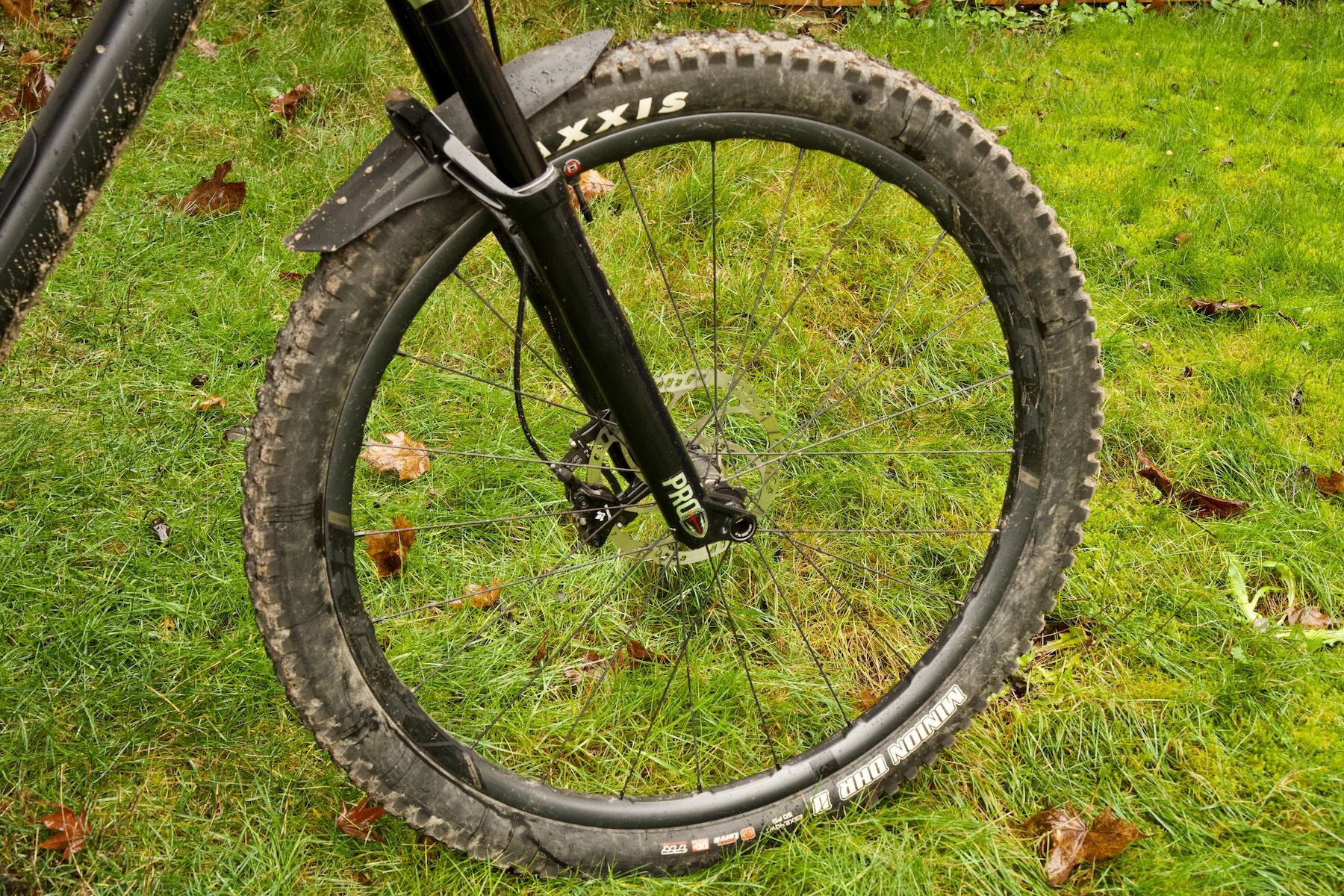 Zack Henderson reviews the FSA KFX i28 wheels for BLISTER