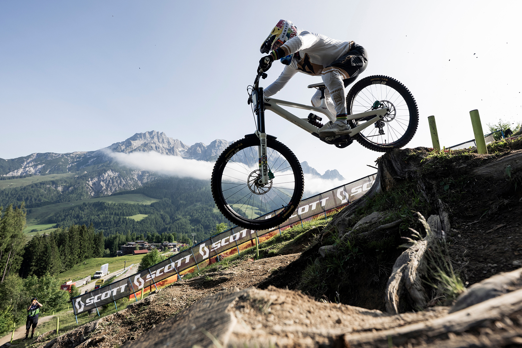 Vali H&ouml;ll on Her 2025 Season & the Dissolution of the YT Mob (Ep.306)