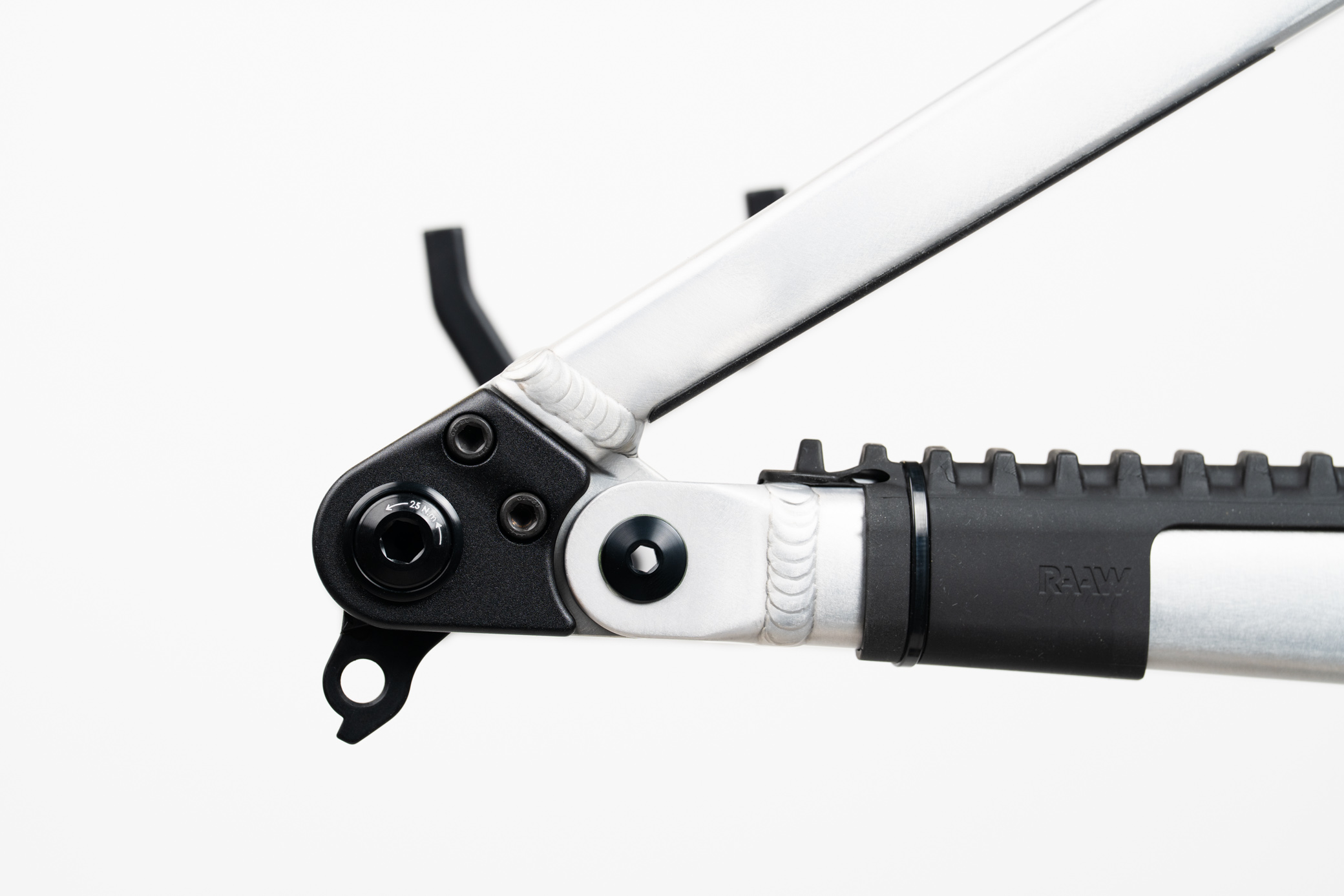 David Golay reviews the RAAW Madonna V3.2 and Jibb V2.2 for Blister