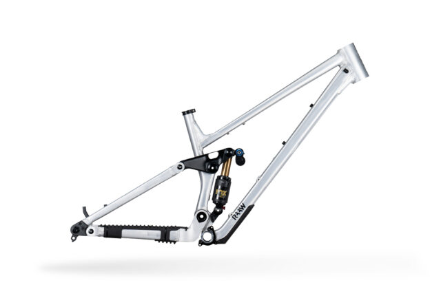 David Golay reviews the RAAW Madonna V3.2 and Jibb V2.2 for Blister